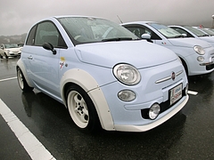フィアット500 右前