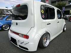 日産 キューブ右後ろ