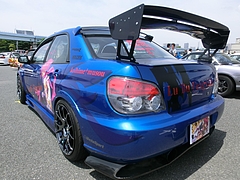 痛車スバル・インプレッサWRX STi(GRB)左後ろ