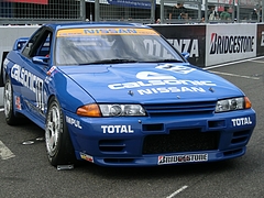 カルソニックスカイラインGT-R(R32)右前