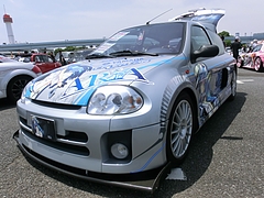 痛車ルノークリオV6左前
