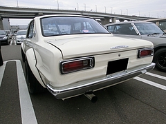 日産スカイライン(ハコスカ) KGC10左後ろ