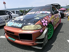 痛車ホンダ・シビック左前