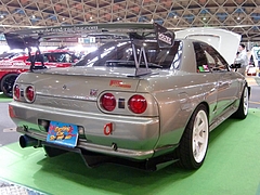 ディフェンドレーシング スカイラインGT-R(BNR32)リヤビュー