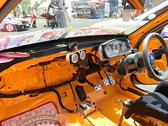 痛車ホンダ・シビック車内