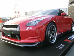 MCR日産GT-R(R35)左前