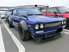日産スカイライン(ハコスカ)KGC10右前