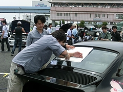 痛車ポルシェ911(930)作業中