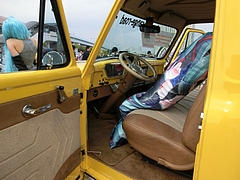 痛車フォードF100運転席