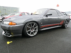 痛車 日産・スカイラインGT-R(BNR32)左側面