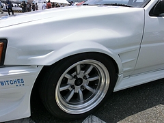 痛車トヨタ・カローラレビン(AE86)フロントフェンダー