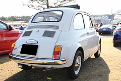 フィアット500右後ろ