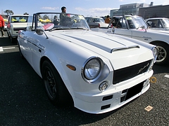 ダットサン・フェアレディ2000右前
