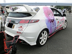 痛車ホンダ・シビックタイプR(FN2) 右後ろ
