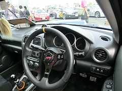 痛車スバル・インプレッサSTi(GDB-F) 運転席