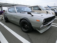 日産スカイライン(KGC110)右前