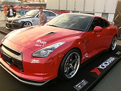 MCR日産GT-R(R35) 左前