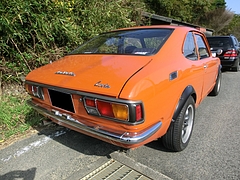 トヨタ・カローラ レビン(TE27) 右後ろ