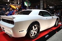 ダッジ・チャレンジャーSRT-8右側面