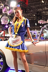 グッドイヤーブース コンパニオンのお姉さん1人目
