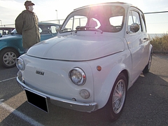フィアット500左前