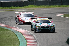 GSR初音ミクBMW・Z4GT3鈴鹿 最終コーナー