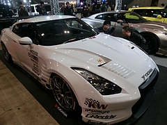 ベンソープラGT-R(R35) 右前