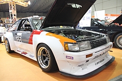 トヨタ・カローラレビンN2仕様(AE86)右前