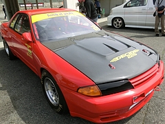 ドラッグマシン日産スカイラインGT-R(R32) 右前