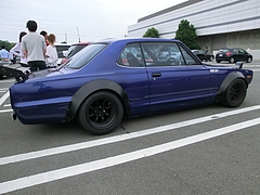 日産スカイライン(ハコスカ)KGC10右側面