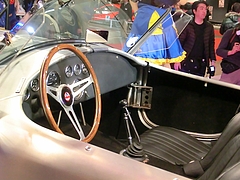 KMS・コブラ427S/C車内