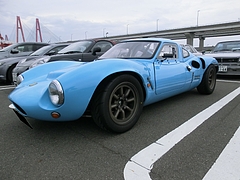 ジネッタG12左前