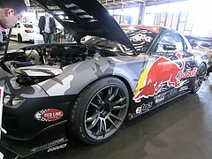 レッドブルwithマジックRX-7(FD3S)左側面