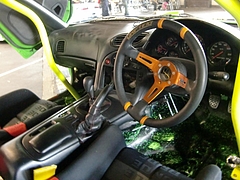 NOW CONMPANYマツダRX-7車内