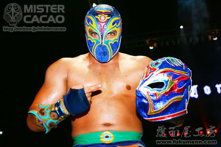 新日本プロレスCMLL TITANティタン　ミニマスク　直筆サイン入り会場限定 新日本プロレスCMLL TITANティタン ミニマスク 直筆サイン入り