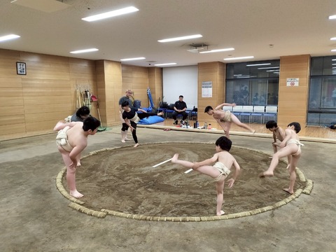 ②しこ