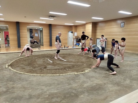 ③四足歩行