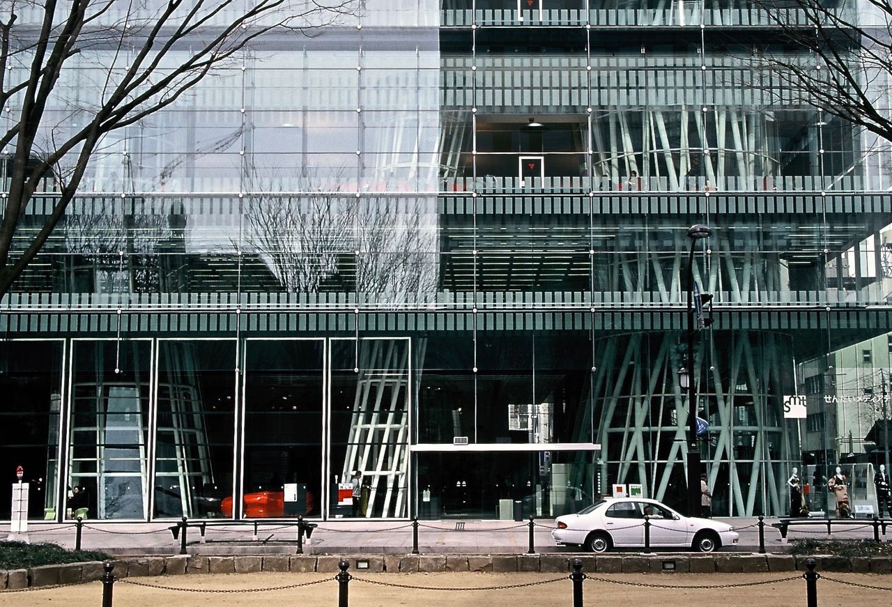 せんだいメディアテーク 宮城県仙台市 00伊東豊雄 住まいにドキッ 旅にドキッ 建築家飯尾満のブログ