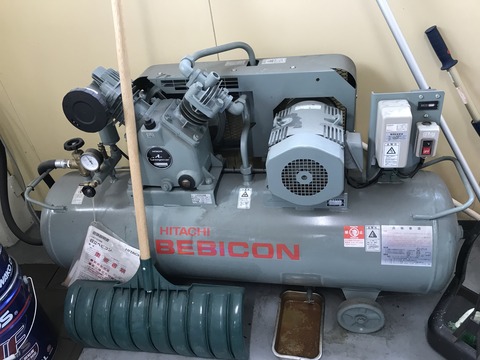 エアーコンプレッサー 水抜き ミツクニモータース