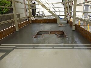 鉄骨造2階建てガレージコンクリート打設