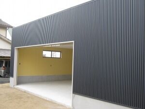鉄骨造ガレージ内部塗装完了
