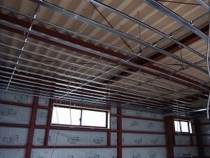 鉄骨造ガレージ内部作業状況