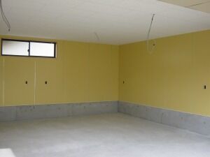 鉄骨造ガレージ内部塗装完了