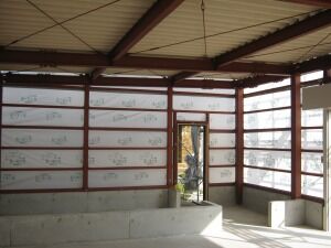 鉄骨造ガレージ防湿シート貼り