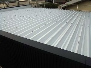 鉄骨造ガレージ屋根状況