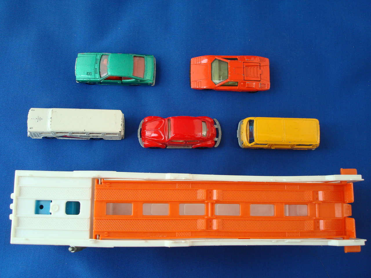 16-トミカ ニューオートトランスポートセット : auc-kawamoto写真館