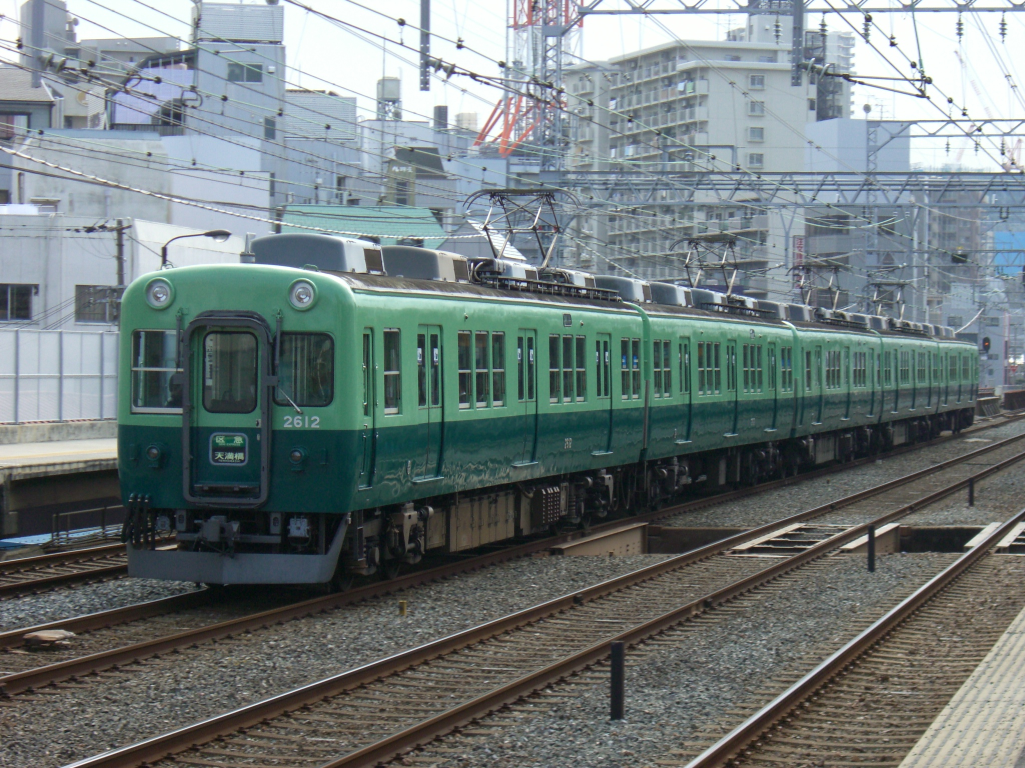 京阪電車置石脱線事件