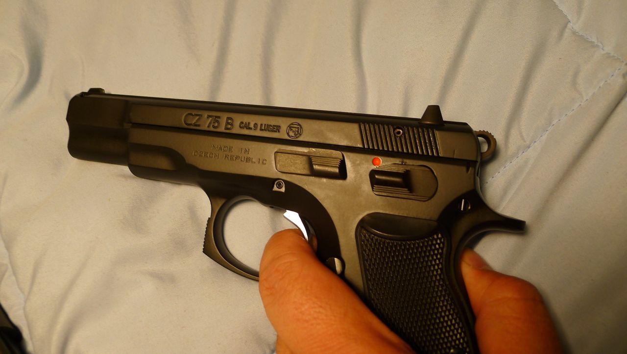 本物の拳銃買ったので開けてみる アルマジロ速報 本物の拳銃買ったので開けてみる アルマジロ速報