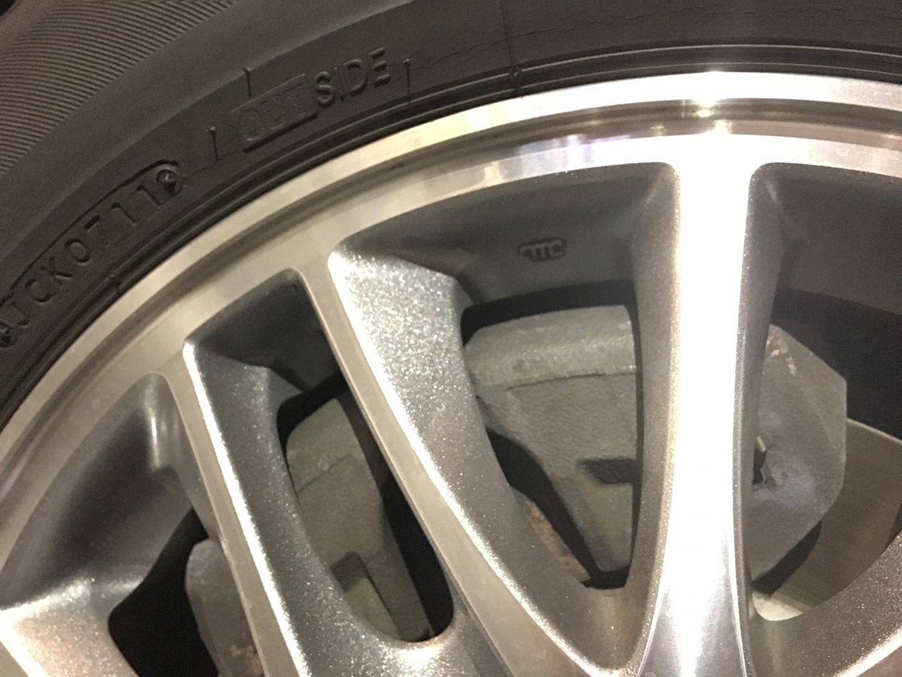 ｒｂ３ オデッセイ アブソルート １６インチホイール履けるのか 試してみた 趣味中心の部屋