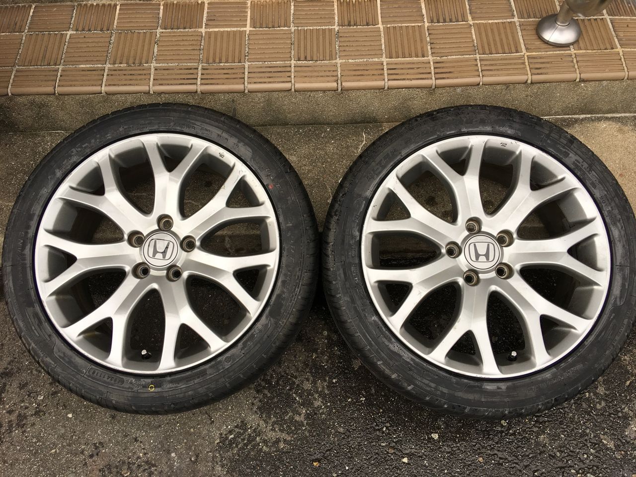 18インチサイズのアジアンタイヤ履く rb3アブソルート 趣味中心の部屋
